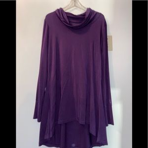 Cuddle duds long flowy top, long sleeves, like new